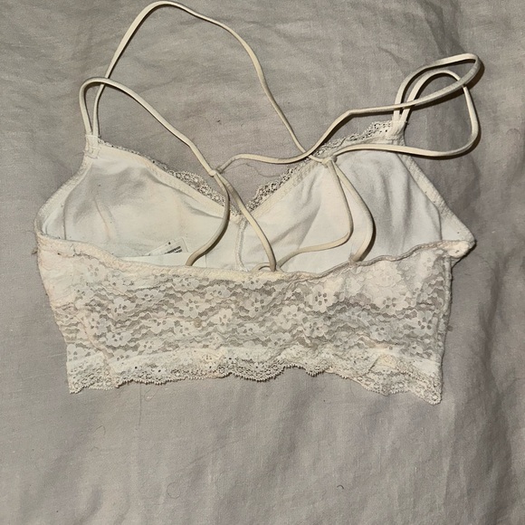 Hollister Lace Bralette in Cream - Picture 3 of 4